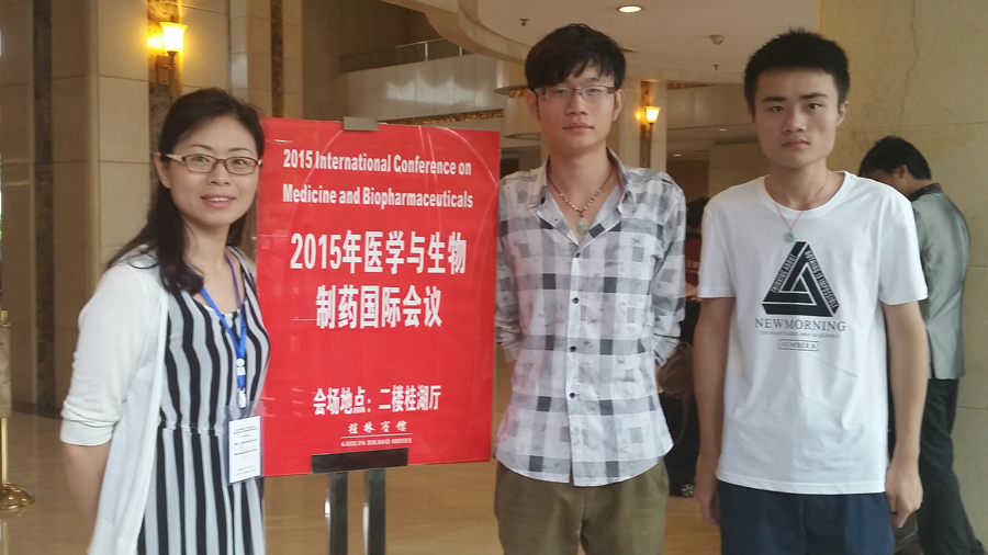 带学生参加国际会议交流.jpg